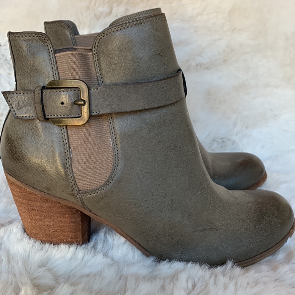 Women’s Booties - Size 7 - Picture 5 of 6